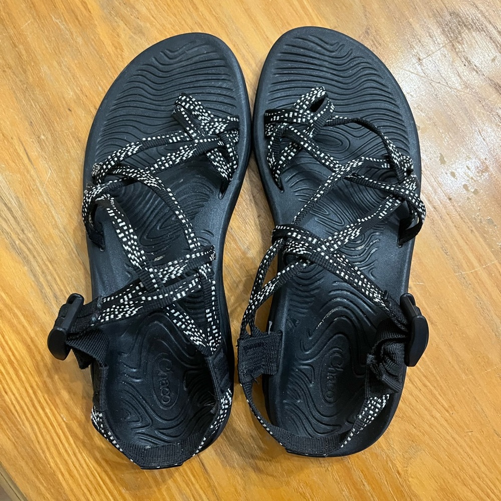 Womens size 10 chacós